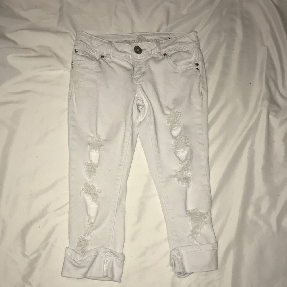 White Capri pants